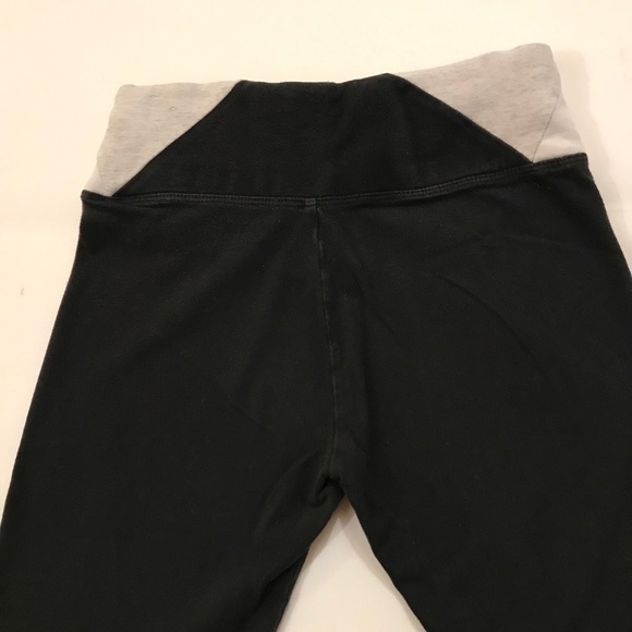 PINK VS Yoga Cropped Leggings Pants Black XS - Picture 2 of 7